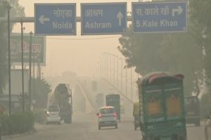 Air Pollution: दिल्ली-एनसीआर की हवा हुई और खराब, 500 के आस-पास पहुंचा AQI
