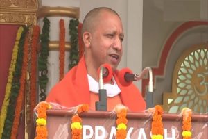 Uttar Pradesh: सीएम योगी बोले, जीवन में पिछलग्गू नहीं, नजीर बनें