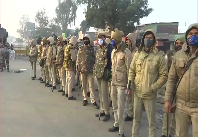 Singhu border Force delhi protest