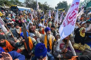 Farmers Protest: केंद्र ने किसान संगठनों को फिर से बातचीत के लिए बुलाया, तारीख तय करने को कहा