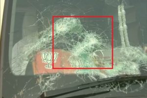 भाजपा अध्यक्ष जेपी नड्डा के काफिले पर हमला, TMC कार्यकर्ताओं ने पथराव कर तोड़े गाड़ियों के शीशे