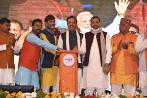 Uttar Pradesh: यूपी के उप मुख्यमंत्री केशव प्रसाद मौर्य ने बांदा के लोगों को दिया करोड़ों की परियोजनाओं का तोहफा