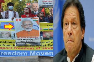 पाकिस्तान के सिंध में PM मोदी की तस्वीरों के साथ प्रदर्शन, हो रही है अलग देश की मांग