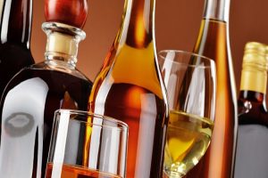UP: आबकारी विभाग की नई नीति, बिना लाइसेंस घर में नहीं रख सकेंगे तय लिमिट से अधिक शराब