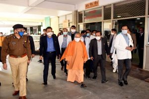 Uttar Pradesh: योगी सरकार की कोरोना के खिलाफ आक्रामक रणनीति का नतीजा, प्रदेश में वायरस के रफ्तार पर लगी रोक