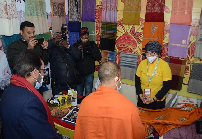 Yogi Adityanath Hunar Haat Kashmiri Pashmina Stall UP