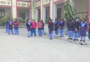 Bihar Schools reopen : बिहार में 9 महीने बाद खुले कक्षा 9वीं से 12वीं तक के स्कूल