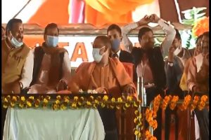 Gorakhpur: मंच से सांसद रवि किशन ने कहा कुछ ऐसा कि सीएम योगी भी हंस पड़े, देखिए वीडियो