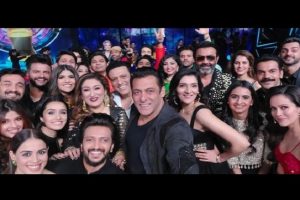 Salman Khan : सलमान खान ने बॉलीवुड और क्रिकेट हस्तियों के साथ ली ‘मेगा सेल्फी’