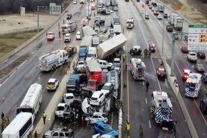 Texas Road Accident: टेक्सस में टकराईं कईं गाड़ियां, 6 की मौत