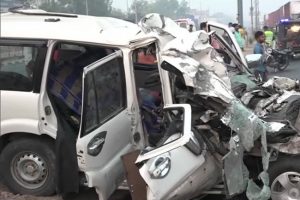 Agra Road Accident: आगरा में भीषण सड़क हादसा, ट्रक और स्कॉर्पियो की टक्कर में 9 की मौत