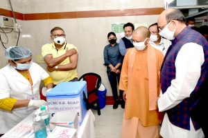 Uttar Pradesh: यूपी में 18 से 44 आयु वर्ग के टीकाकरण का आंकड़ा 27 लाख के पार