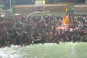 Haridwar Kumbh Mela 2021: महाशिवरात्रि पर हरिद्वार में कुंभ का पहला शाही स्नान, देखें तस्वीरों में