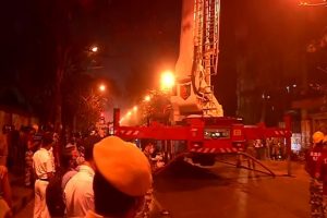 Kolkata Fire: कोलकाता में बहुमंजिला बिल्डिंग में लगी आग, 9 की मौत, PM मोदी ने किया मुआवजे का ऐलान