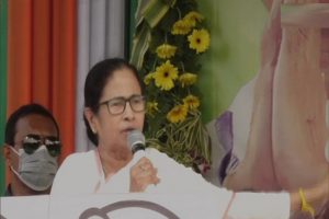 West Bengal Election: नंदीग्राम में पर्चा दाखिल करने से एक दिन पहले ममता बनर्जी ने चला हर दांव, बताया खुद को हिंदू बेटी