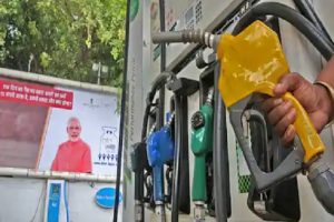 Petrol-Diesel Prices: फिलहाल कम नहीं होंगे पेट्रोल-डीजल के दाम, वित्त मंत्री निर्मलासीरमण ने बताई वजह
