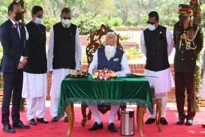 PM Modi Bangladesh Visit: बंग्लादेश पहुंचे पीएम मोदी के खादी ‘मुजीब जैकेट्स’ पर क्यों है सबकी नजर, जानिए क्या है खास?