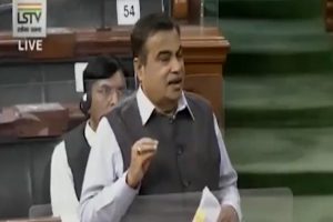 Lok Sabha: संसद में गडकरी ने की बड़ी घोषणा, कहा- एक साल के भीतर टोल बूथ मुक्त होगा देश