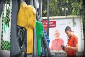 TMC की शिकायत पर चुनाव आयोग ने दिया आदेश- पेट्रोल पंपों से हटे पीएम मोदी की फोटो