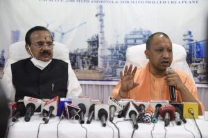Uttar Pradesh: जून अंत तक चालू हो जाएगा गोरखपुर का खाद कारखाना: केंद्रीय उर्वरक मंत्री