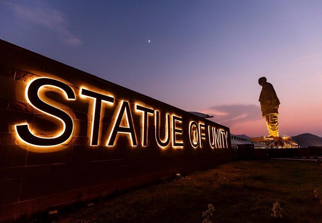 Statue OF Unity in night