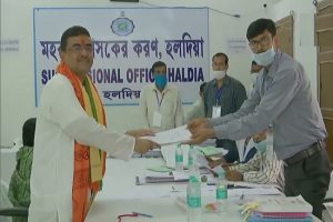 West Bengal: BJP नेता शुभेंदु अधिकारी ने नंदीग्राम सीट से दाखिल किया नामांकन
