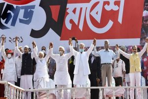 West Bengal: बंगाल में कांग्रेस कर रही अपने वाम-आईएसएफ गठबंधन का बचाव