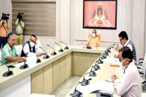 Uttar Pradesh: कोविड-19 प्रबंधन हेतु गठित टीम-11 को मुख्यमंत्री योगी आदित्यनाथ ने दिए अहम दिशा-निर्देश