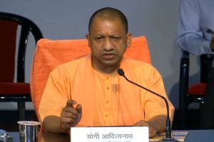 Uttar Pradesh: CM योगी का सख्त आदेश, पहली बार बिना मास्क पकड़े गए तो हजार और दूसरी बार 10 हजार का लगेगा जुर्माना