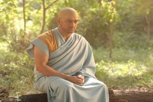 MS Dhoni: धोनी की संन्यासी लुक वाली तस्वीर हुई वायरल, दिखा बौद्ध भिक्षु जैसा अवतार, जानें सच्चाई