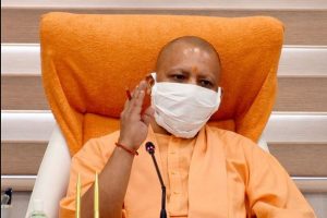 Uttar Pradesh: CM योगी की रणनीति पर कोरोना से लड़ाई में लगा पूरा सरकारी महकमा