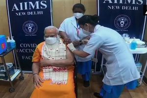 Corona Vaccine: PM मोदी ने ली कोरोना वैक्सीन की दूसरी डोज, कहा- वायरस को हराने के लिए…
