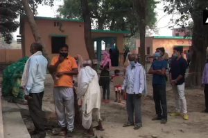 UP Panchayat Election 2021: कोरोना के बीच यूपी में पंचायत चुनाव शुरू