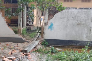 Assam : भूकंप से दहला असम, दीवारों और सड़कों पर आईं दरार