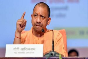 Uttar Pradesh: यूपी के 55 जिलों को कोरोना कर्फ्यू से राहत, 20 में बढ़ेगी सख़्ती