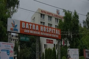 Oxygen Crisis: दिल्ली के बत्रा अस्पताल में फिर ऑक्सीजन का संकट, 12 मरीजों ने तोड़ा दम, एक डॉक्टर भी शामिल