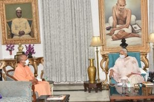 Uttar Pradesh: यूपी में मंत्रीमंडल विस्तार की चर्चा के बीच राज्यपाल आनंदीबेन से CM योगी ने की मुलाकात