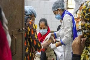 Uttar Pradesh: यूपी में दूसरे दिन भी नए संक्रमण के केस डेढ़ हजार से नीचे
