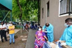 Corona: कोरोना की वजह से श्रीलंका में बिगड़ते जा रहे हैं हालात, तेज हुआ टीकाकरण