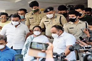 Narada Scam Case: ममता को बड़ा झटका, चारों TMC नेताओं की जमानत रद्द, HC ने बुधवार तक भेजा जेल