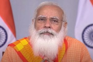 Varanasi: अपने संसदीय क्षेत्र में मेडिकल स्टाफ और डॉक्टर्स से बात करते वक्त भावुक हुए PM मोदी (वीडियो)