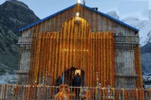 Kedarnath Temple: केदारनाथ धाम के कपाट खुले, प्रधानमंत्री मोदी के नाम से रूद्राभिषेक