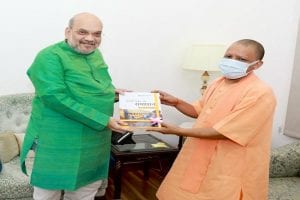 BJP: सीएम योगी आदित्यनाथ ने की अमित शाह से मुलाकात, जानिए क्यों मचा है यूपी की राजनीति में कोहराम!