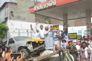 Congress Protest: पेट्रोल-डीजल की बढ़ती कीमतों के खिलाफ आज देशभर में कांग्रेस का विरोध प्रदर्शन