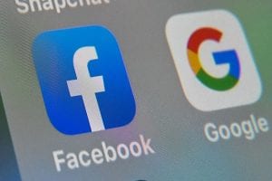 IT LAW: अब संसदीय समिति की निगाह सोशल मीडिया प्लेटफॉर्म पर हुई टेढ़ी, गूगल-फेसबुक को भेजा समन