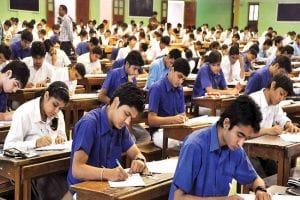 Gujarat: कोरोना के चलते गुजरात में भी बोर्ड की परीक्षा टली, शिक्षा मंत्री भूपेंद्र सिंह चूडासमा ने दी जानकारी