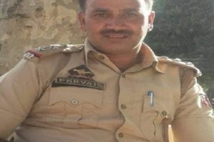 Jammu-Kashmir: श्रीनगर में आतंकी हमला, नमाज पढ़कर घर लौट रहे पुलिस इंस्पेक्टर शहीद