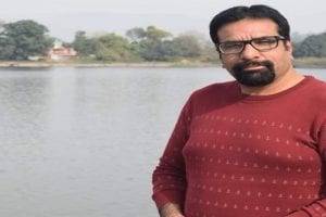 Jammu-Kashmir: पुलवामा में आंतकियों ने की BJP नेता राकेश पंडिता की गोली मारकर हत्या, LG मनोज सिन्हा ने जताया दुख