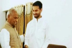 Bihar: बिहार में सियासी हलचल तेज, लालू के जन्मदिन पर जीतन राम मांझी से मिलने पहुंचे तेजप्रताप यादव