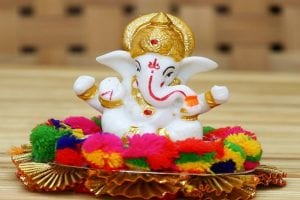 Lord Ganesha: गणपति बप्पा की पूजा के बाद जरूर पढ़ें गणेश चालीसा, होगी हर मनोकामना पूर्ण